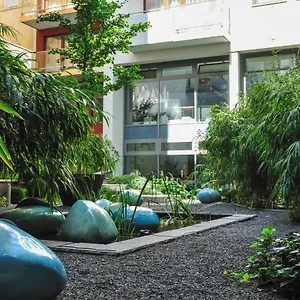 Urban Oasis With Free Parking Apartament