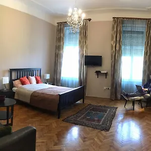 Diamonds With 2 Near Guzsdu Udvar Budapest