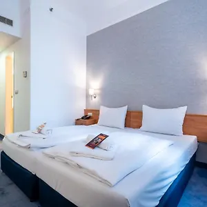 4* Hotel East