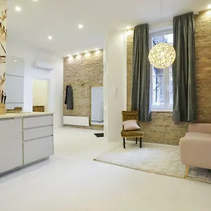 Golden Leaf Apartament