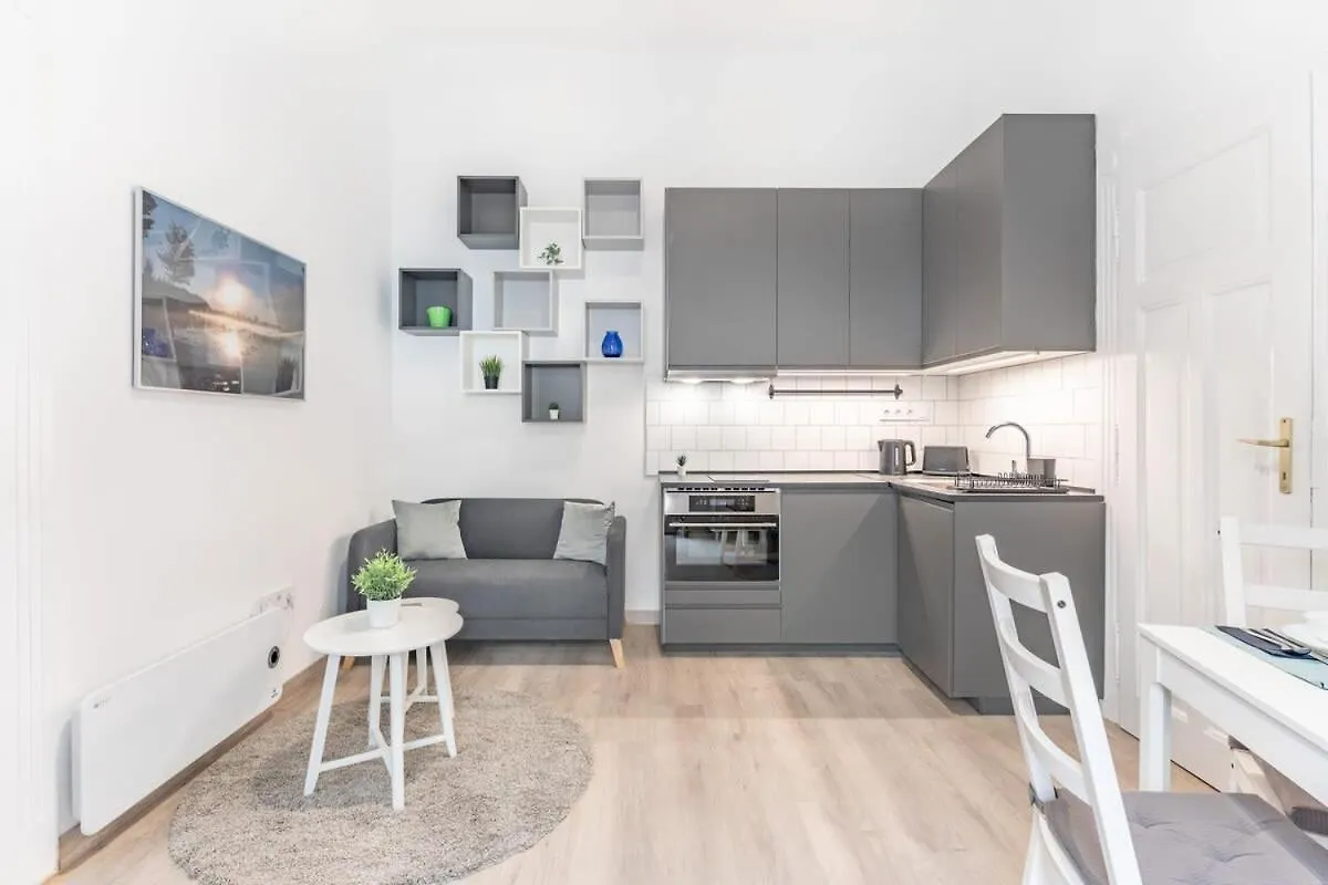 Apartment Central Lovely And Comfy Sleep Budapest Hungary